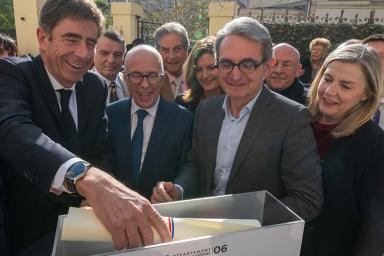 Pose de la première Pierre